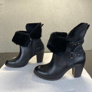 UGG Women's JAYNE‎ Black Leather Shearling Fold Over Heeled Ankle Boots Size 9